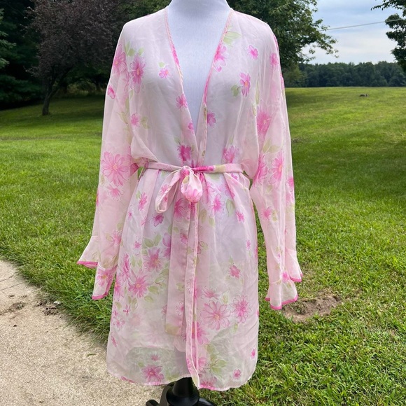 Floral Pink Sheer Robe - Picture 2 of 3